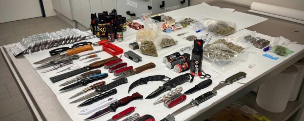 Kontrollen an Bahnhöfen – viele Messer sichergestellt