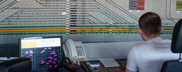 Bahn will 5.200 Azubis und Werkstudenten einstellen