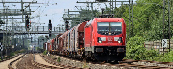 Schnieder setzt auf Rettung von DB Cargo