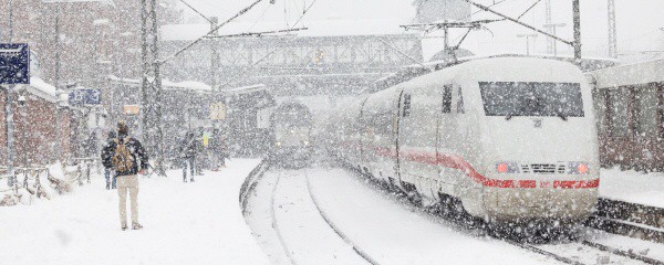 Wegen Glätte-Vorhersage: Bahn drosselt Geschwindigkeit