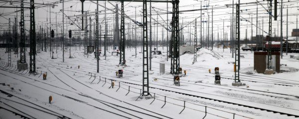 Winterprobleme der Bahn: Schnieder will keine Bundeswehr-Hilfe