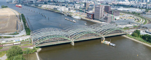 Hamburg plant Brückenausbau über die Elbe