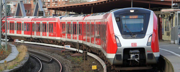 Hamburg-Sternschanze: Drittes Brückenteil eingehoben