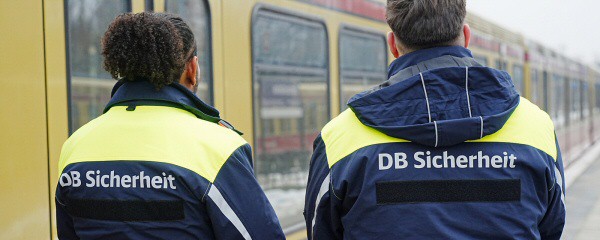 Eskalierende Einsätze – Bahn testet Schutzhelme