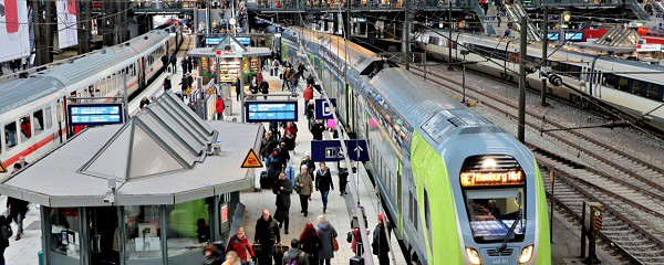 Bauarbeiten kappen Zugverkehr – Umstieg in Pinneberg