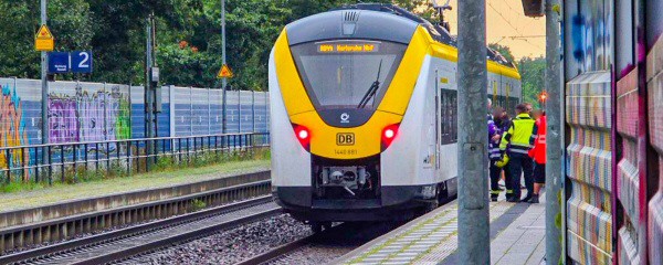Attacke bei Kontrolle – Bahnmitarbeiter kämpft ums Überleben