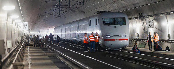 Großübung in ICE-Tunnel mit Problemen