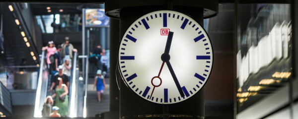 Schon wieder zwei Bahnhofsuhren gestohlen