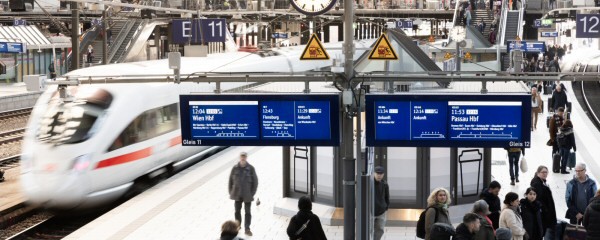 Pünktlichkeit der Fernzüge verharrt auf niedrigem Niveau