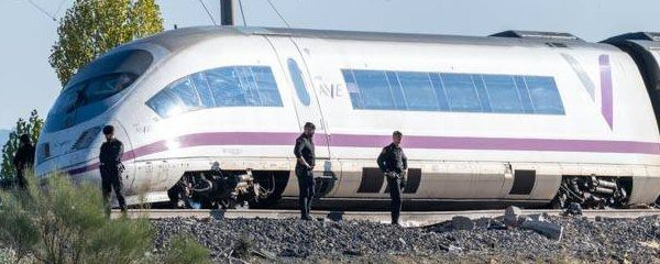 Zugunglück in Spanien: Fahrdatenschreiber geborgen