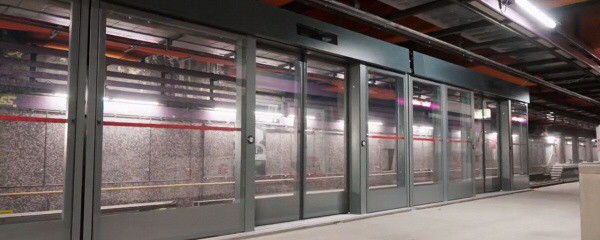 Wien: Erste Bahnsteigtüren für vollautomatischen Betrieb