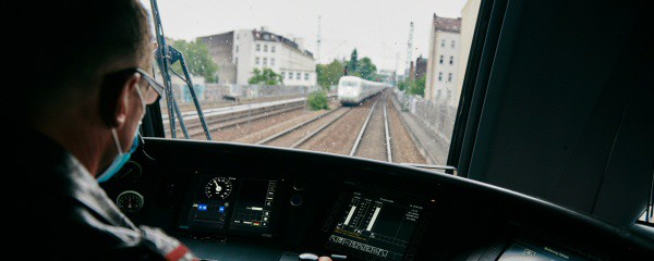 Falscher Bahn-Mitarbeiter in Lokführerstand entlarvt