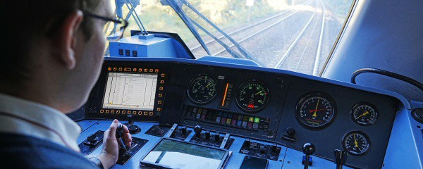 Bahn warnt vor mehr Zugausfällen bei Stundenreduktion