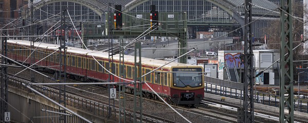 Viele gefährliche Gegenstände an Berliner Bahnhöfen