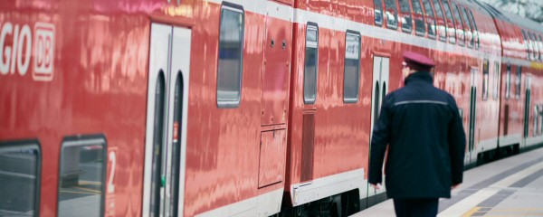Bahn prüft Rassismus-Vorwurf in Regionalexpress