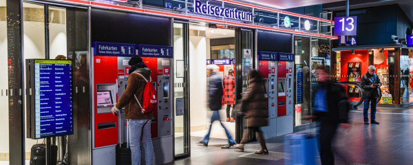 Urteil: Bahn darf Tickets nicht nur digital verkaufen