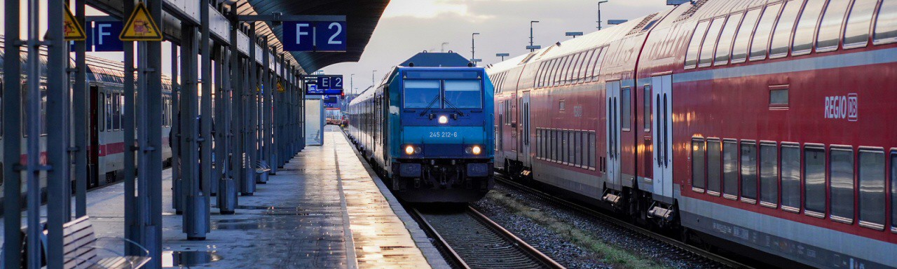 Günther kündigt Gespräche zur Marschbahn an