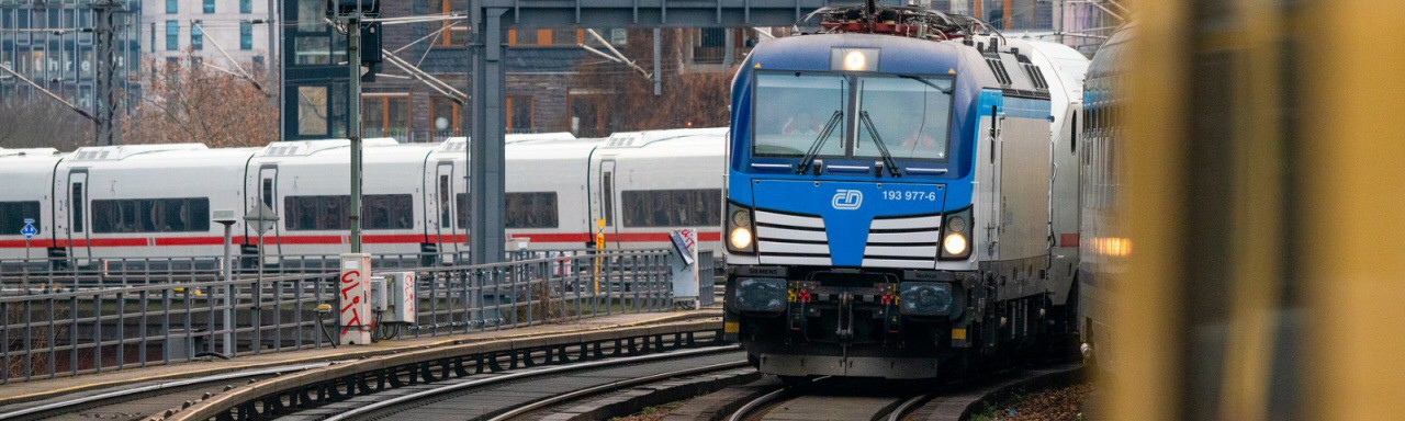 Neuer ICE L wird von angemieteten Loks gezogen