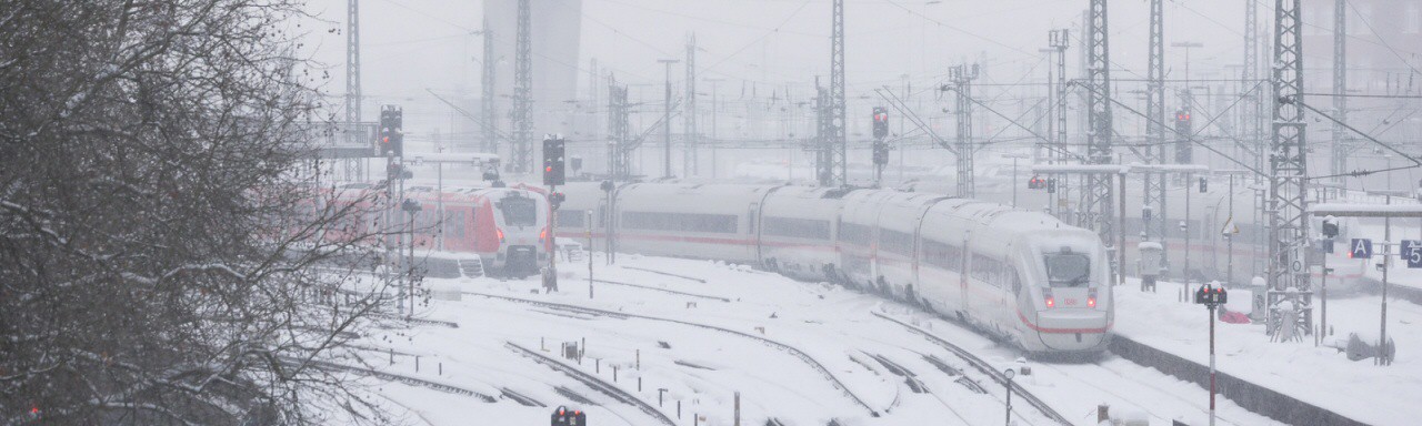 Bahn entschuldigt sich bei Reisenden für Winter-Chaos