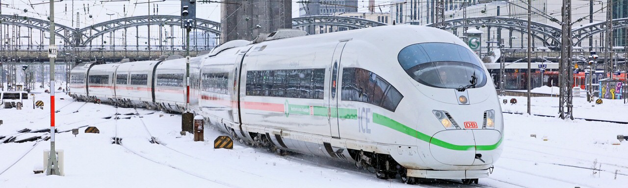 Wintereinbruch legt Fernverkehr stellenweise lahm