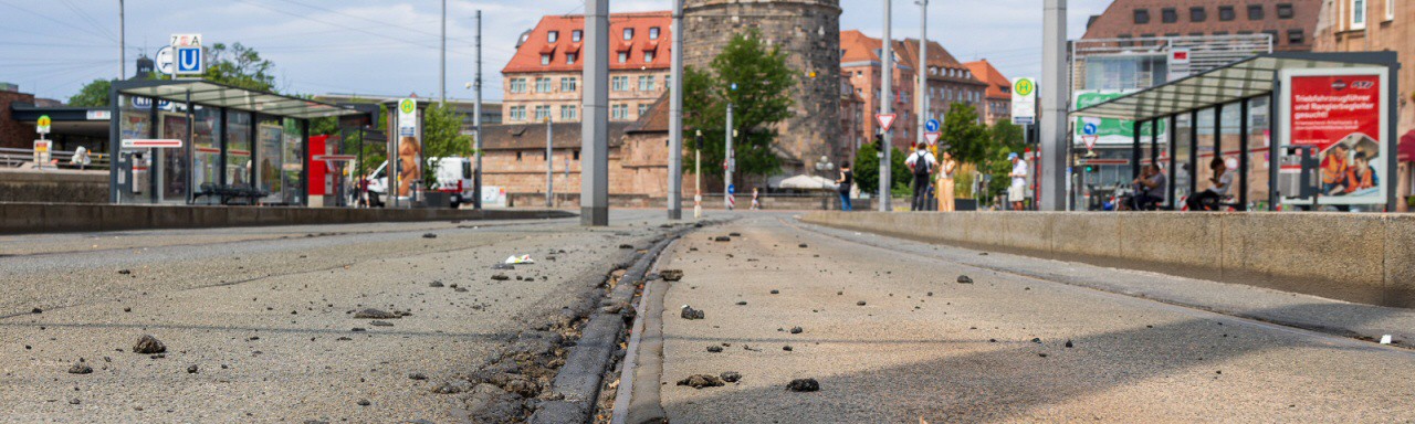 Erste Straßenbahn fährt in Nürnberg wieder 