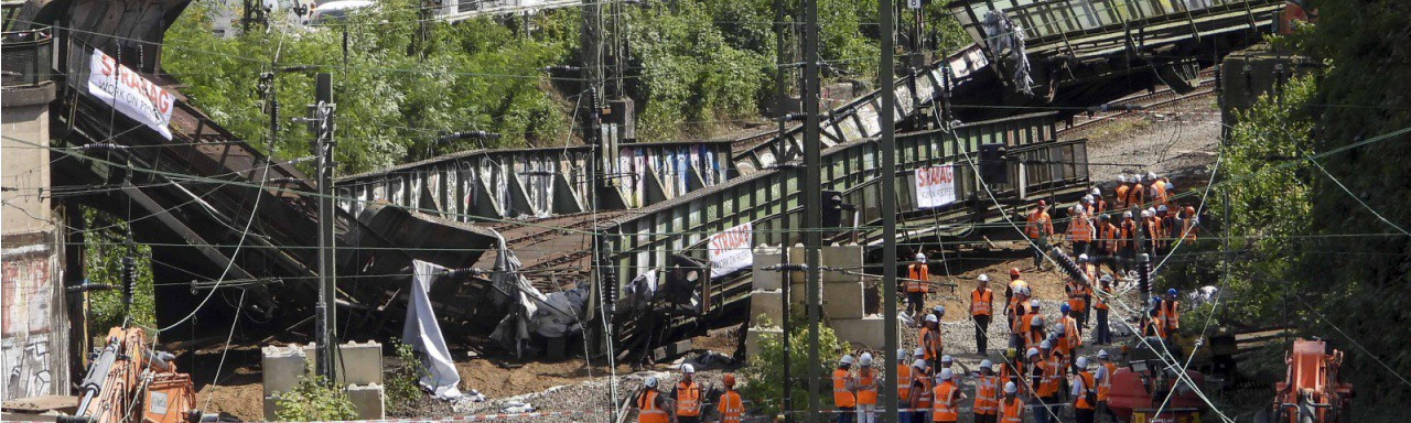 Eisenbahnbrücke in Hamburg-Altona gesprengt