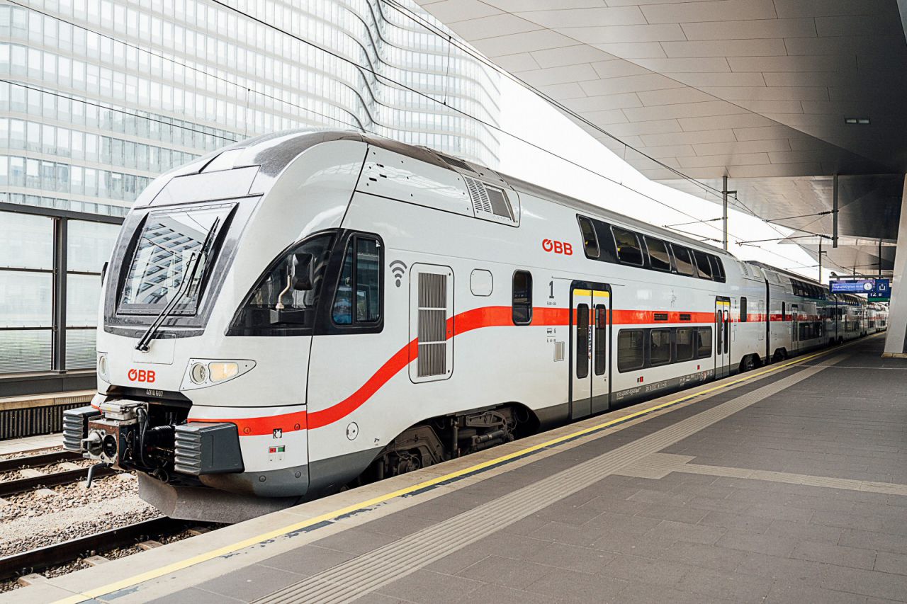 IC-Doppelstockzügen des Typs Stadler KISS 200