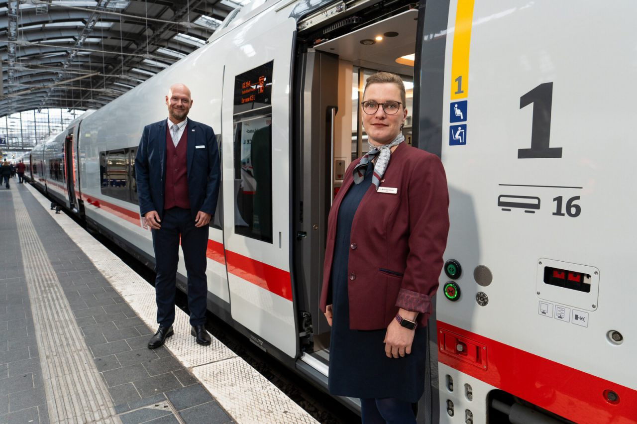 Präsentation ICE L am 17.10.2025 im Berliner Ostbahnhof