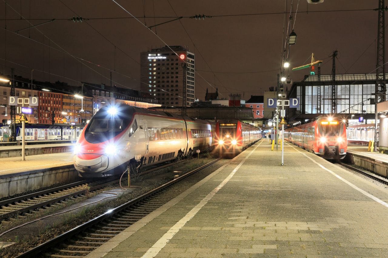 München Hbf am Abend