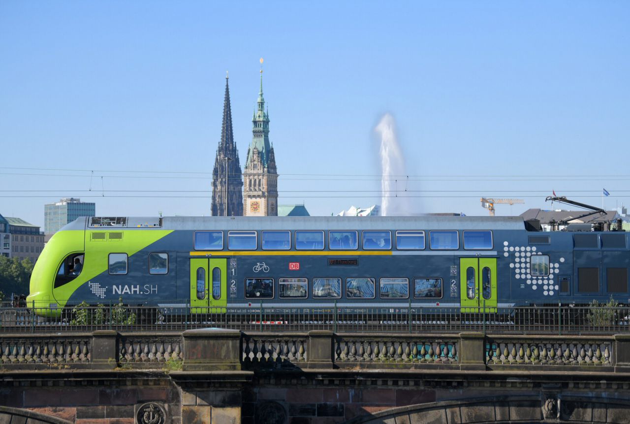 DB Regio mit Baureihe ET 445