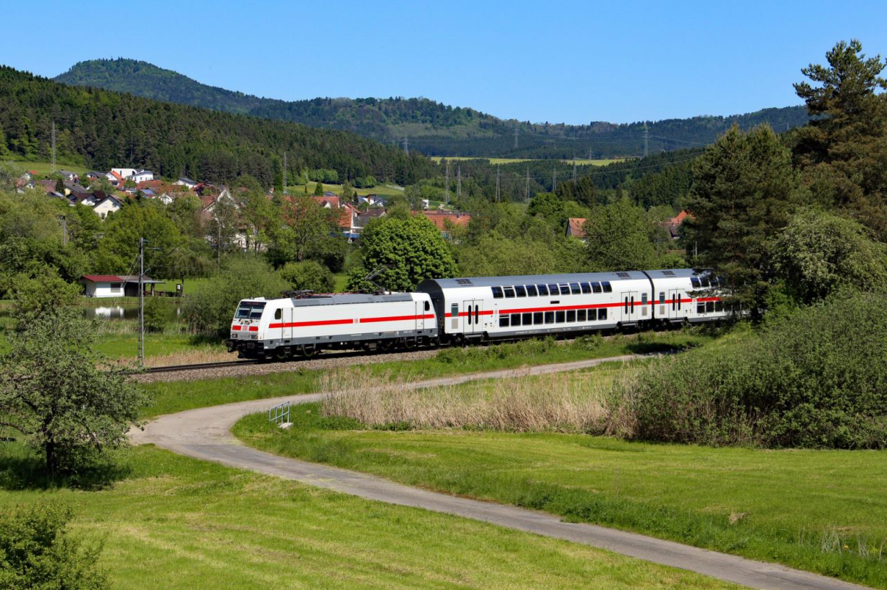 Intercity 2 unterwegs auf der Gäubahn