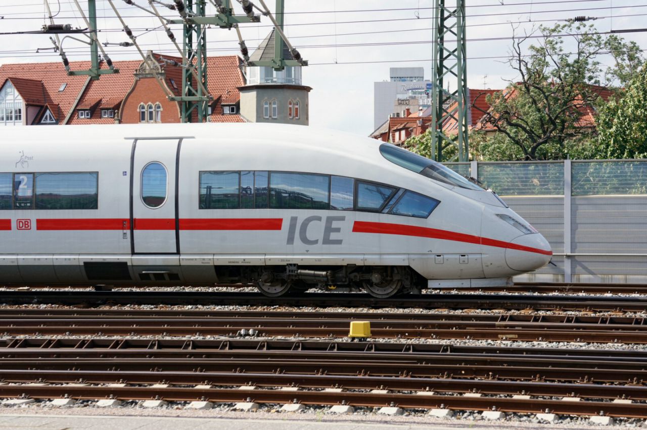 ICE 3 in Erfurt