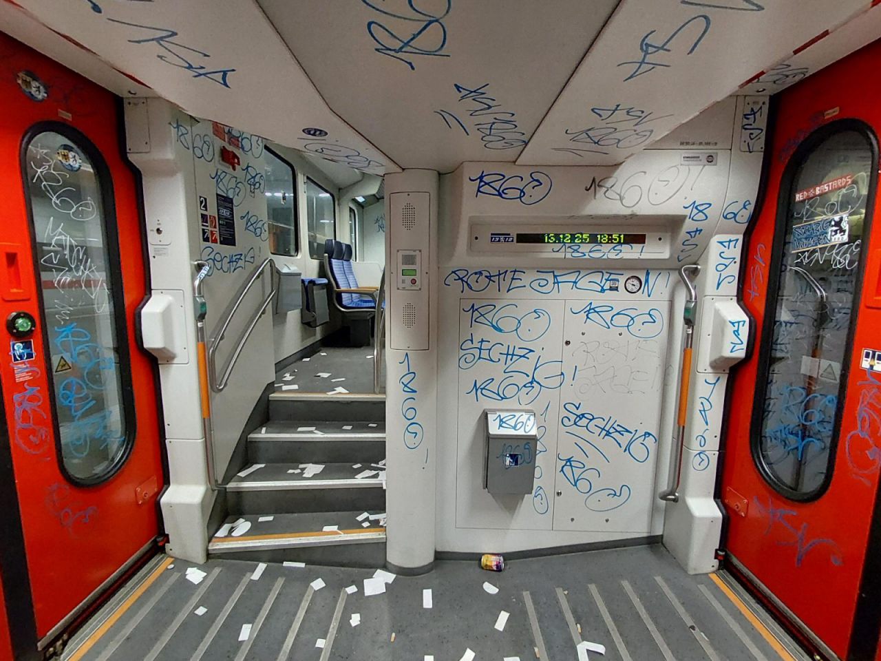 Sachbeschädigungen in der Regionalbahn von Ingolstadt nach München