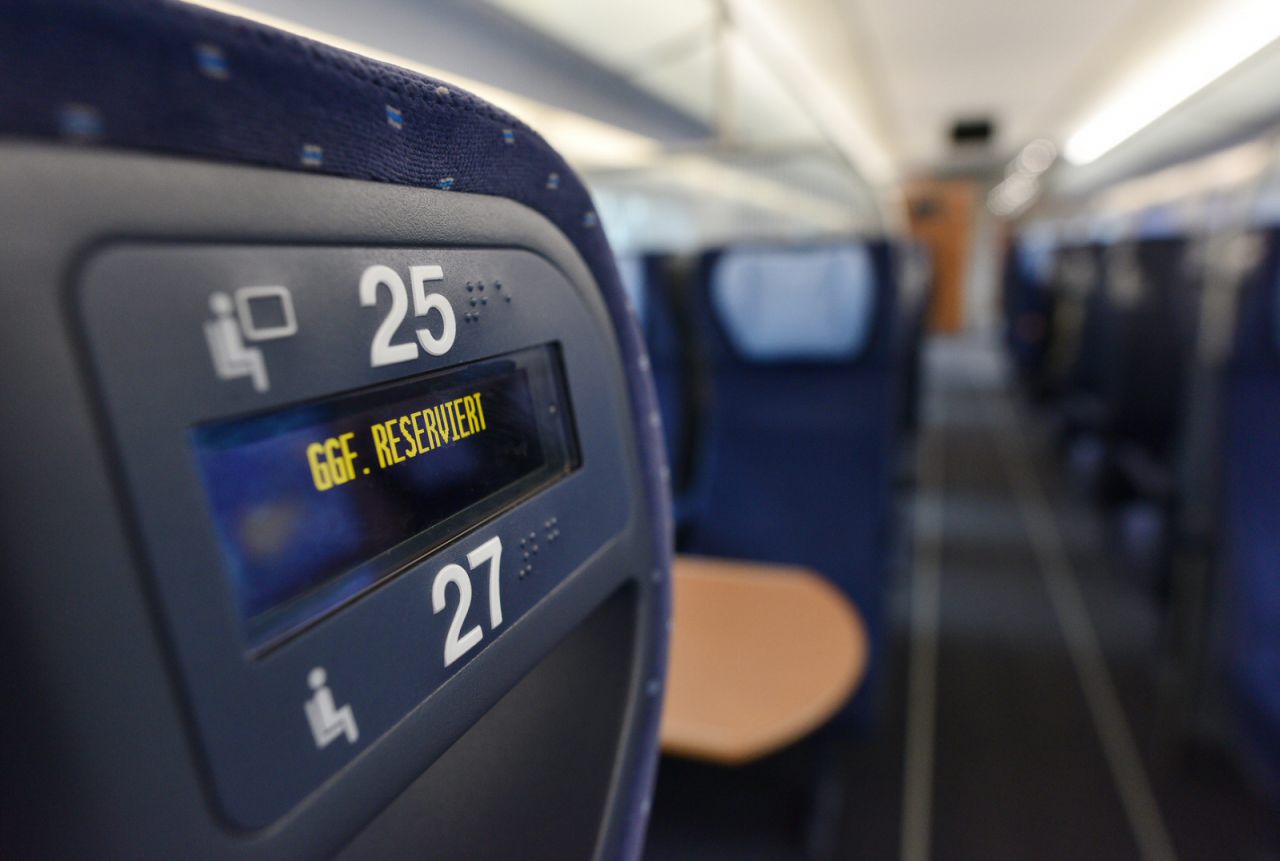 Reservierungsanzeige im ICE 3