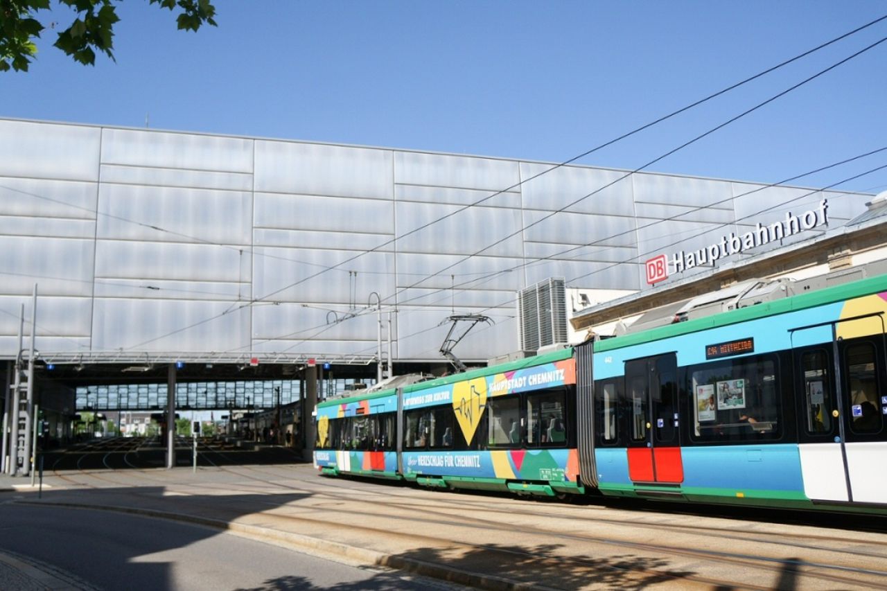 Straßenbahn am Chemnitzer Hauptbahnhof
