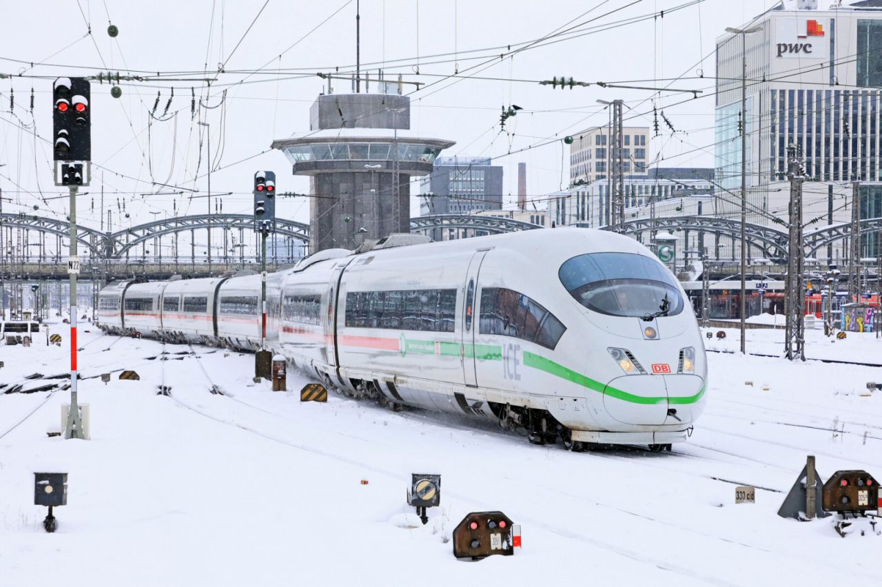 ICE 3 im Winter
