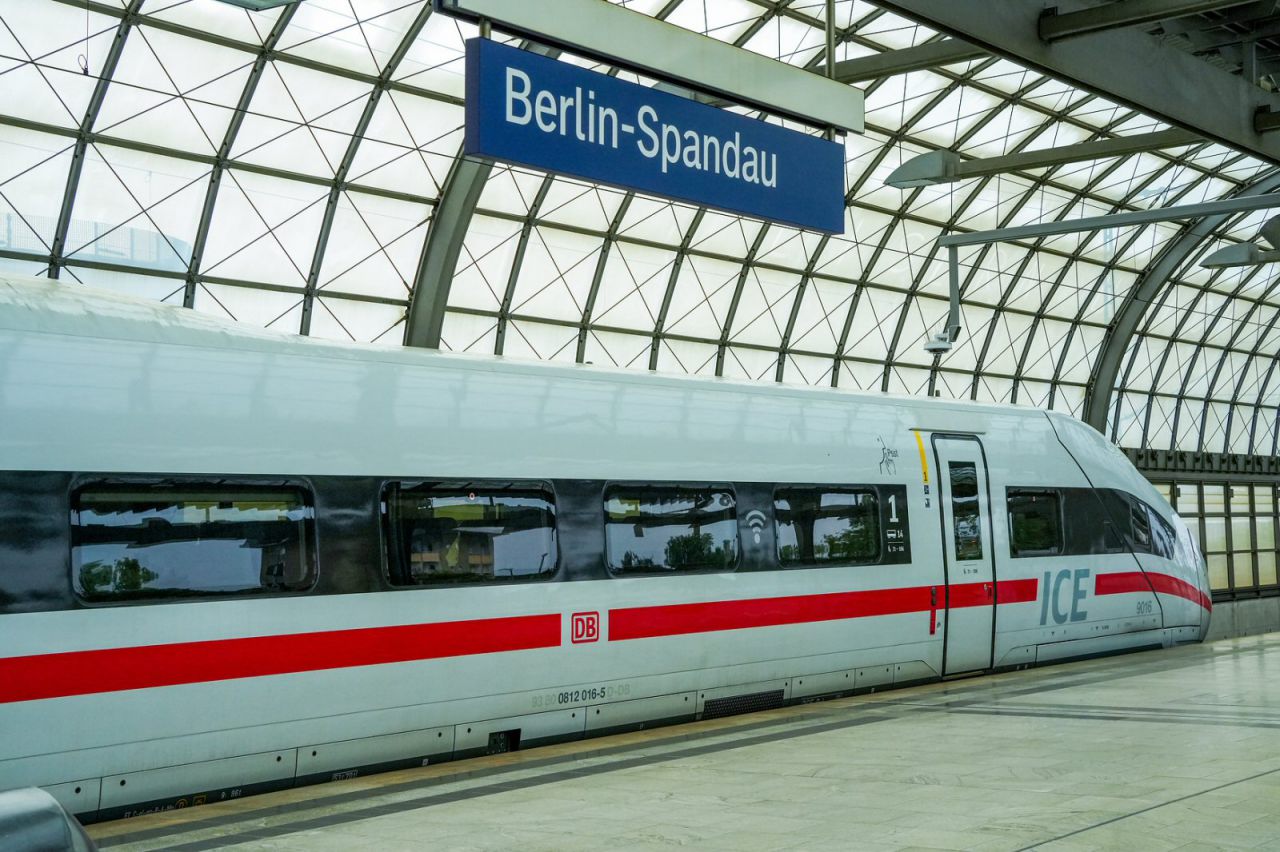 Berlin-Spandau - mit ICE 4 Baureihe 412 des DB Fernverkehr