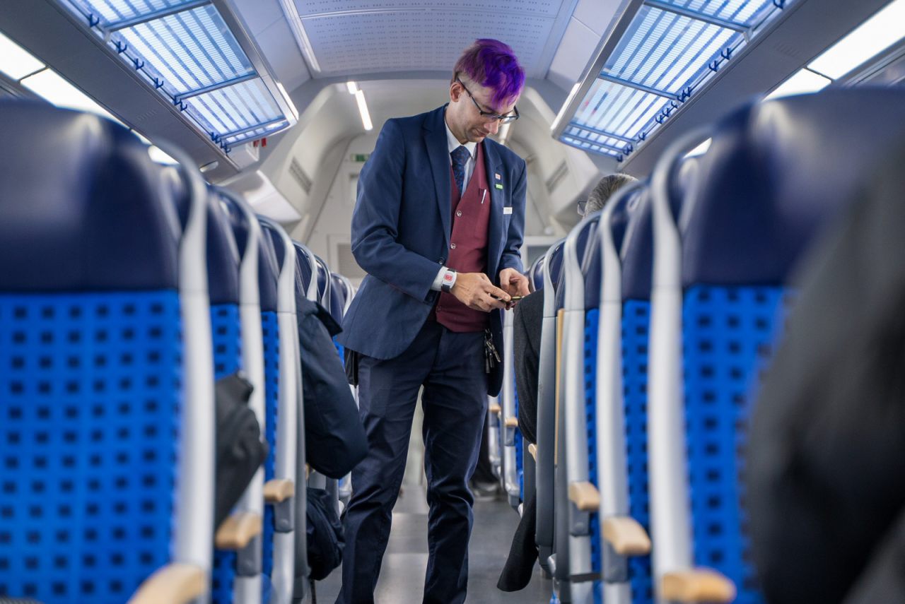 Prio-Ruf am Handgelenk