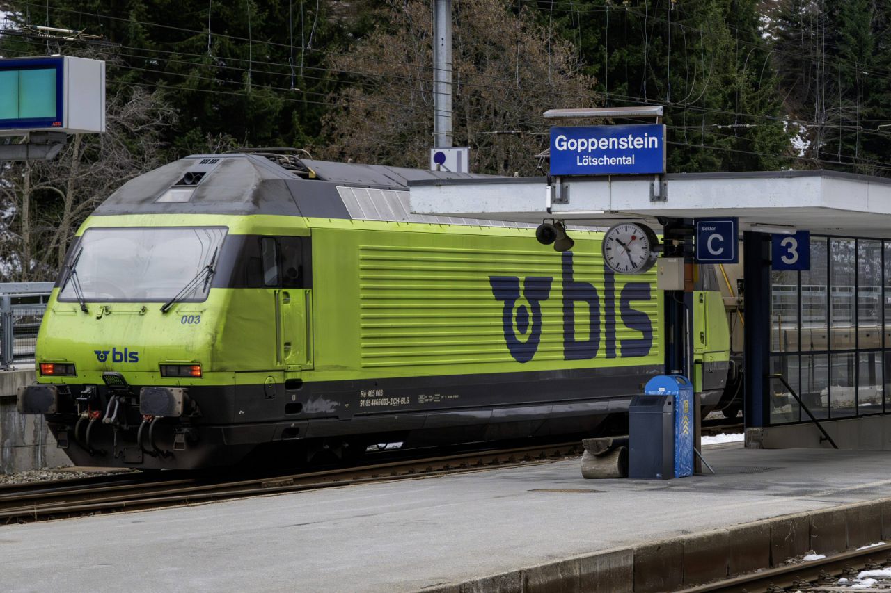 Bahnhof Autoverlad Lötschberg bls Eisenbahn, Goppenstein, Schweiz, 16.12.2025