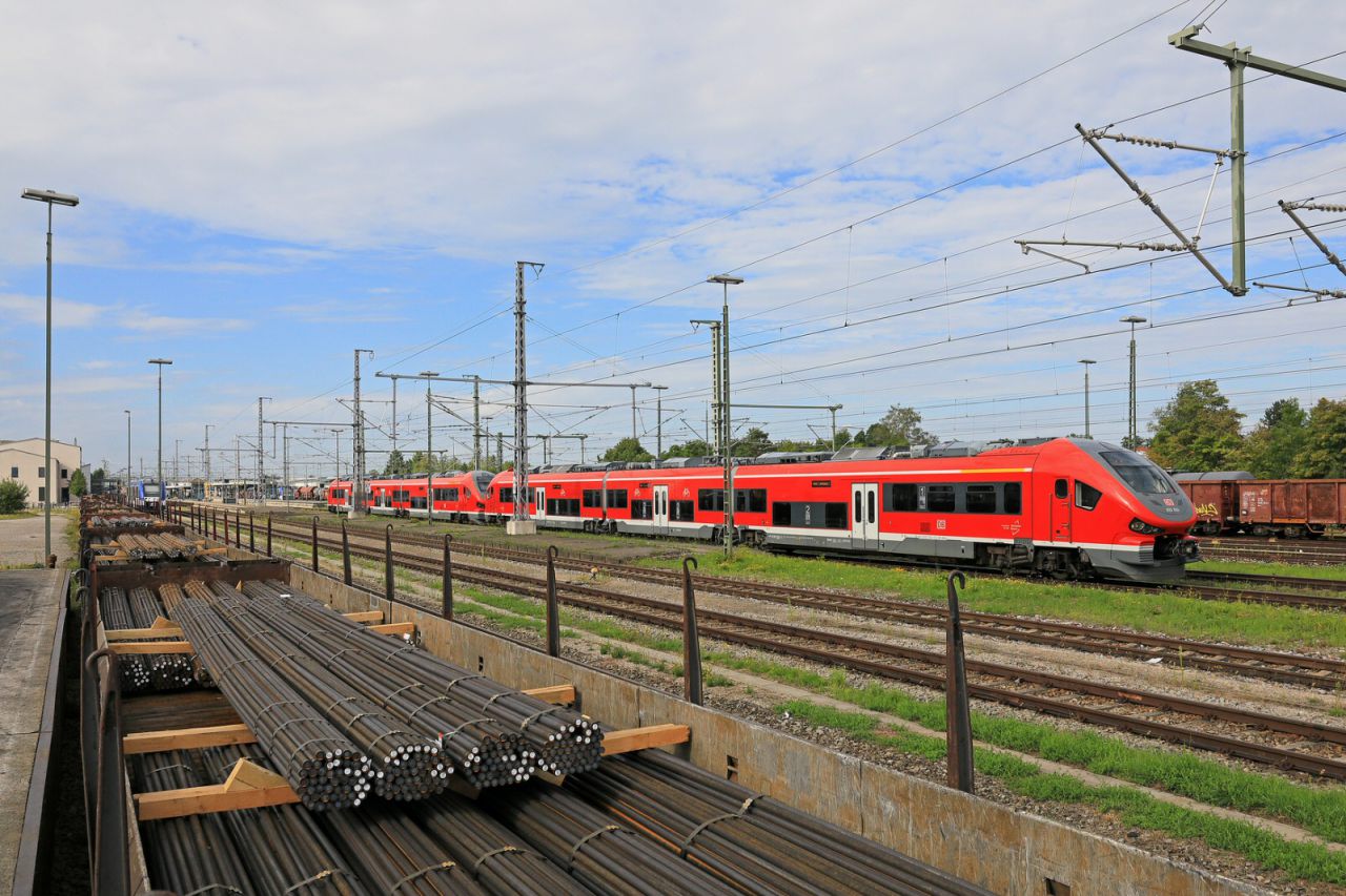 Ausfahrt eines RE 79 in Buchloe