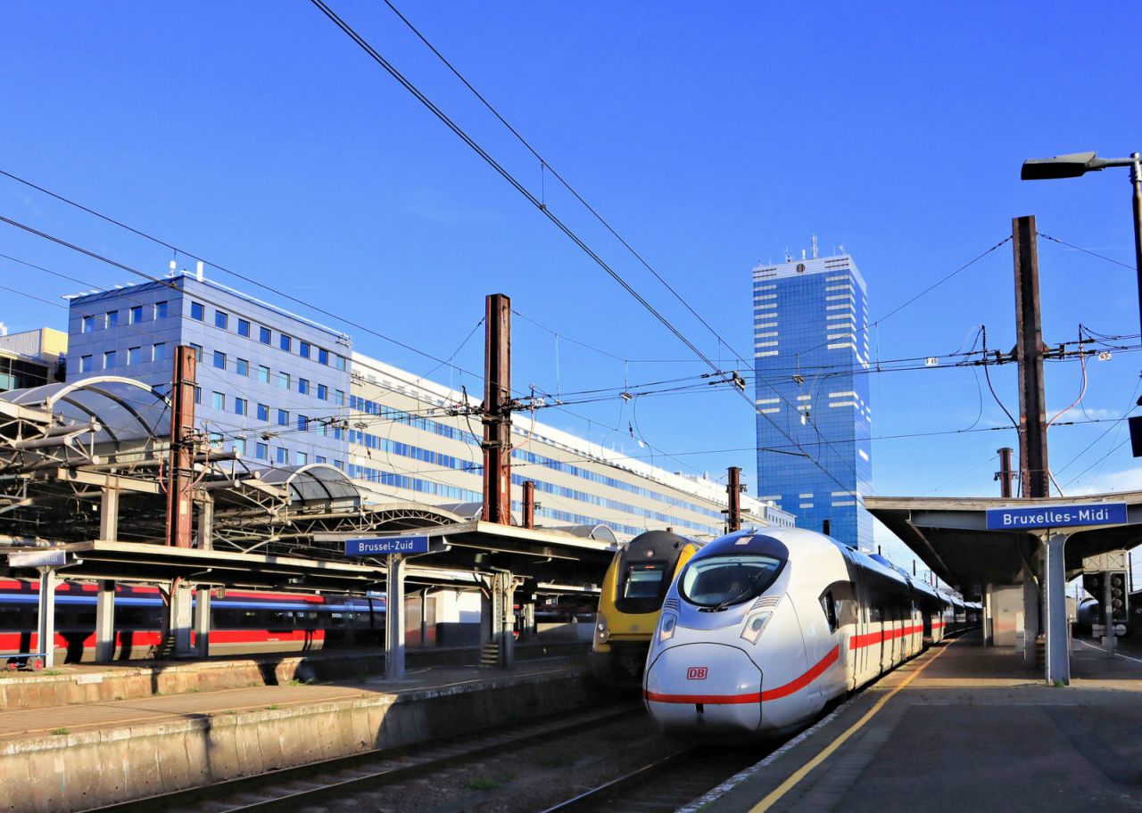 ICE 3neo Baureihe 408, hier in Brussel-Zuid/Bruxelles Midi