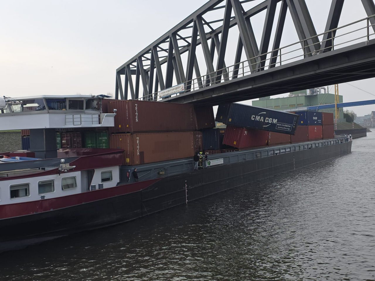 Schiffsunfall in Duisburg