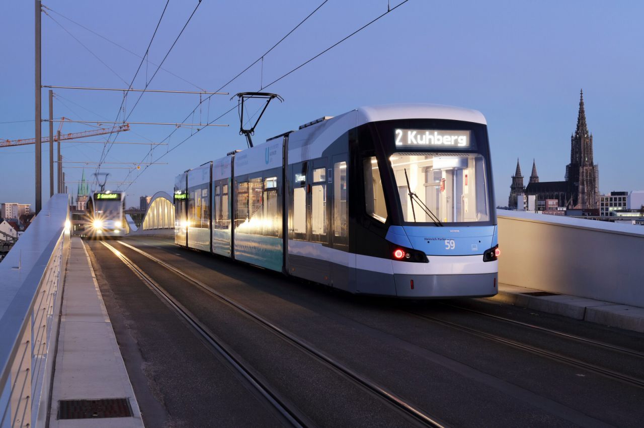 Tram auf der Ulmer Kienlesbergbrücke
