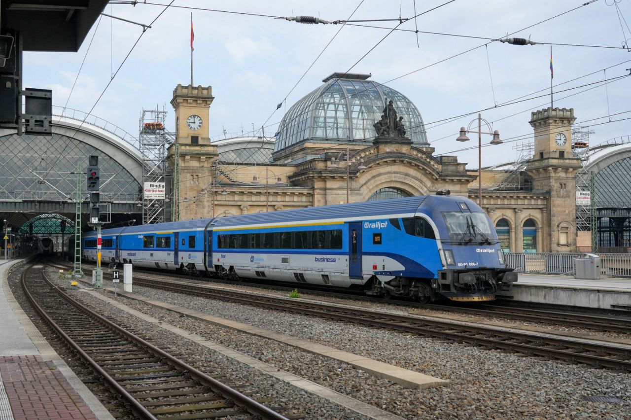 Dresden Hbf - RailJet der CD nach Prag