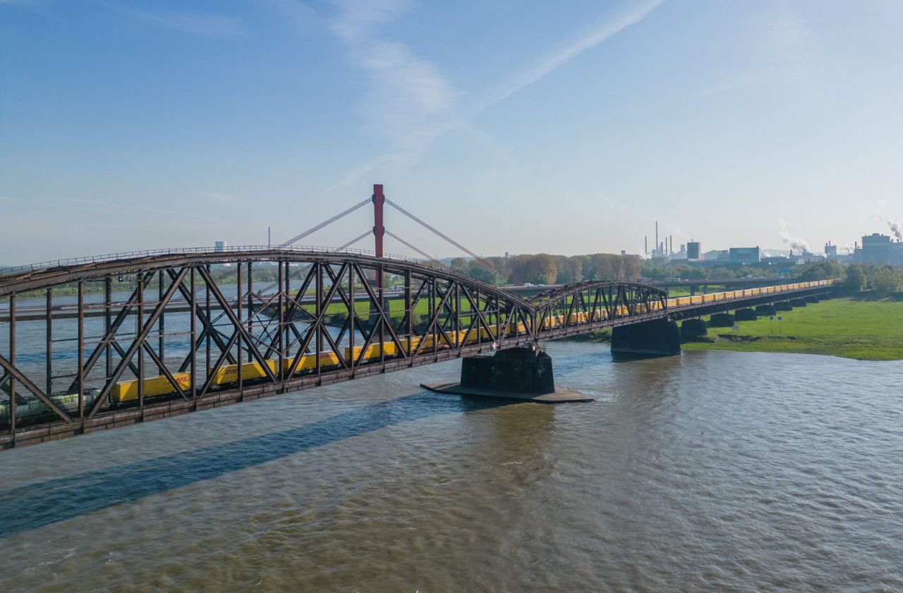 DHL-Frachtverkehr per Bahn zwischen Duisburg und dem dänischen Padborg