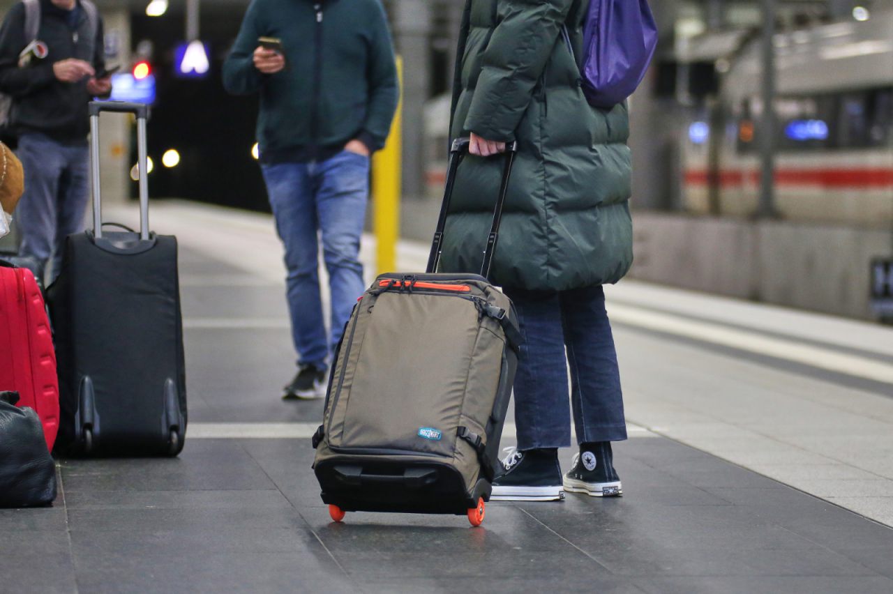 Reisende bei der Deutschen Bahn