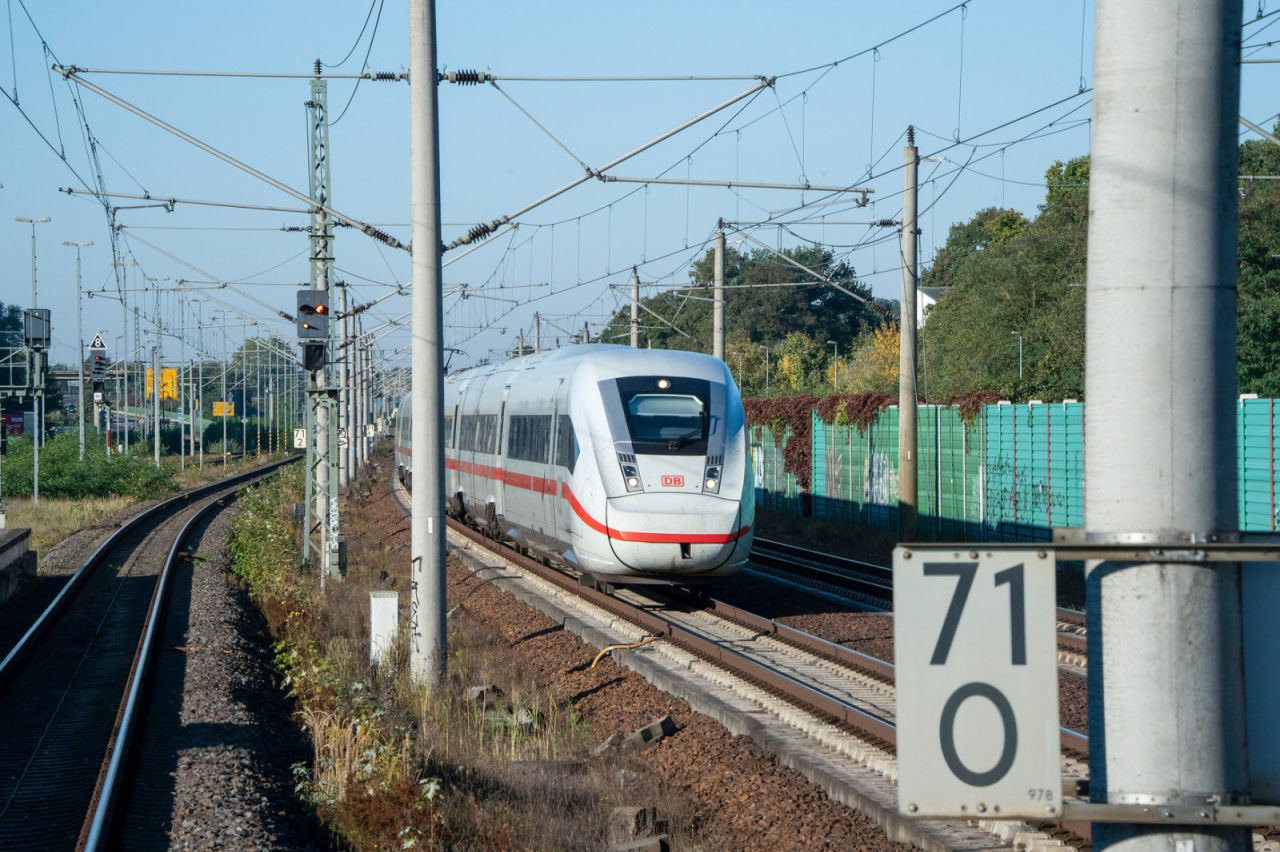 ICE 4 auf der Lehrter Bahn