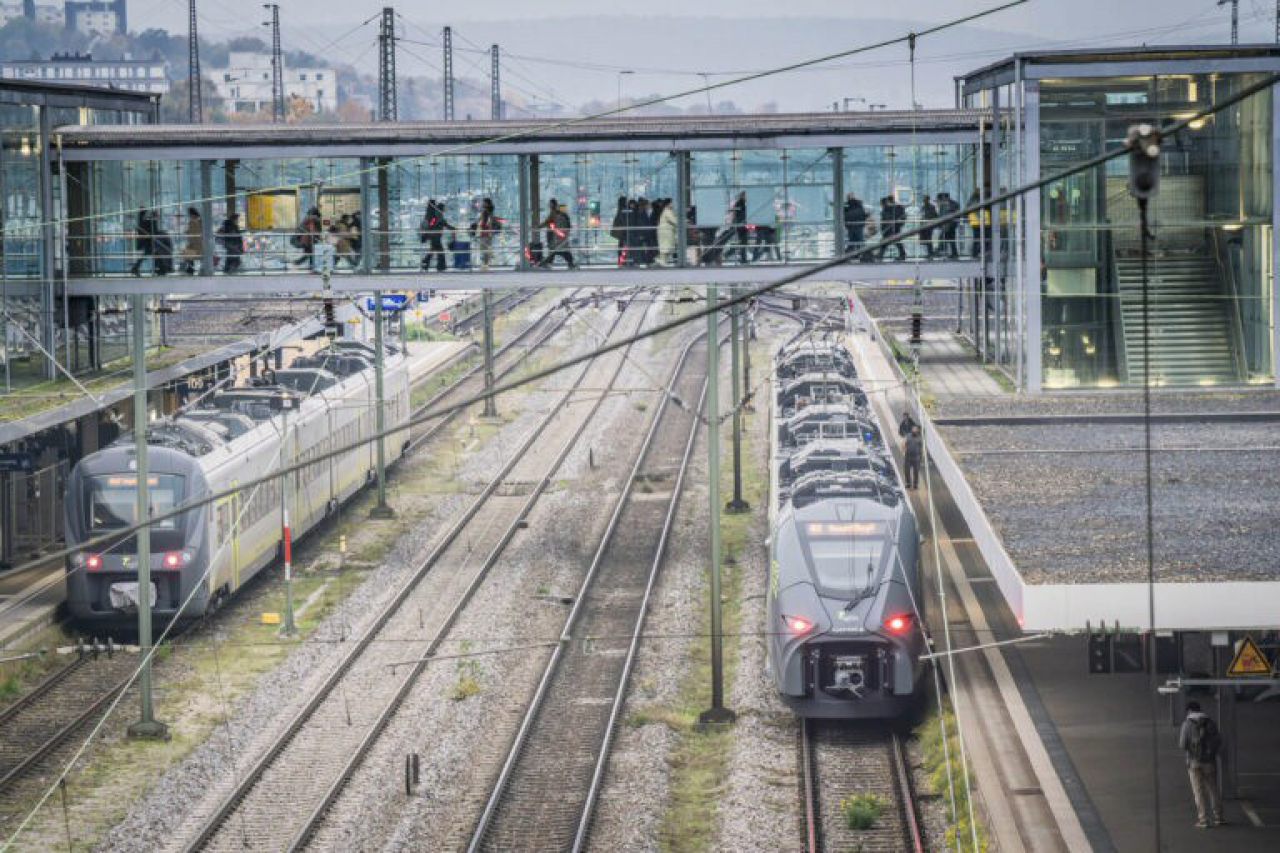 agilis-Züge im Hauptbahnhof Regensburg