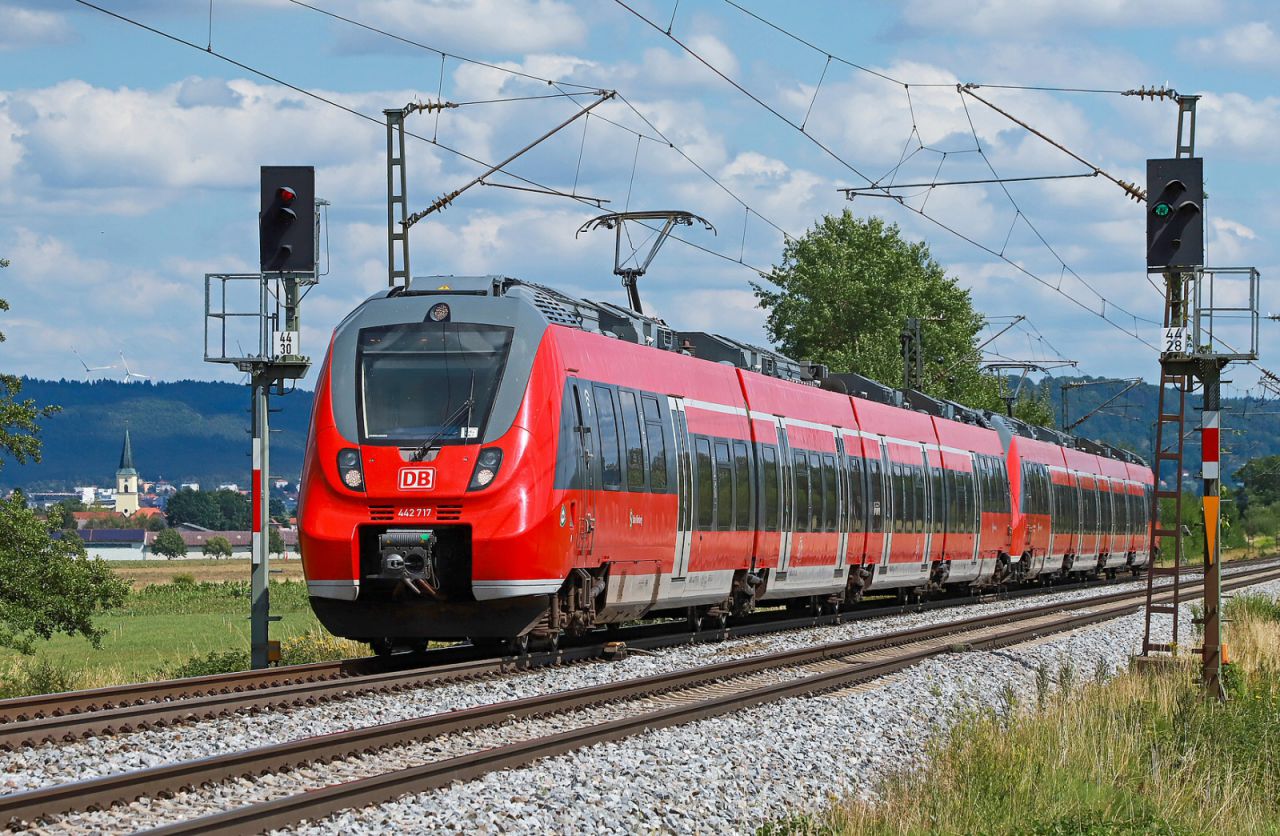 DB Regio Baureihe ET 442 als S-Bahn Nürnberg bei Neumarkt i.d. Oberpfalz