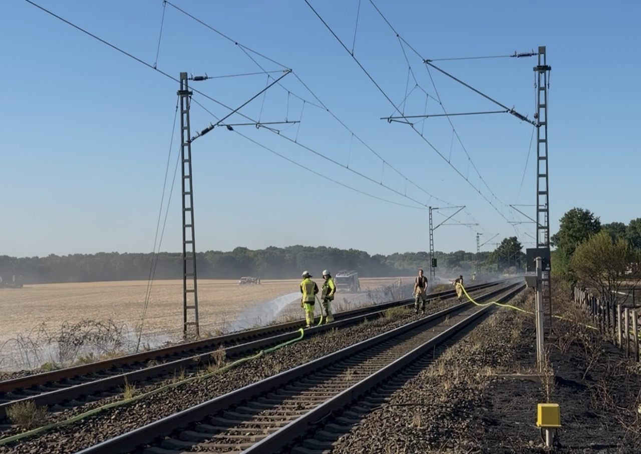 Böschungsbrand bei Meerbusch